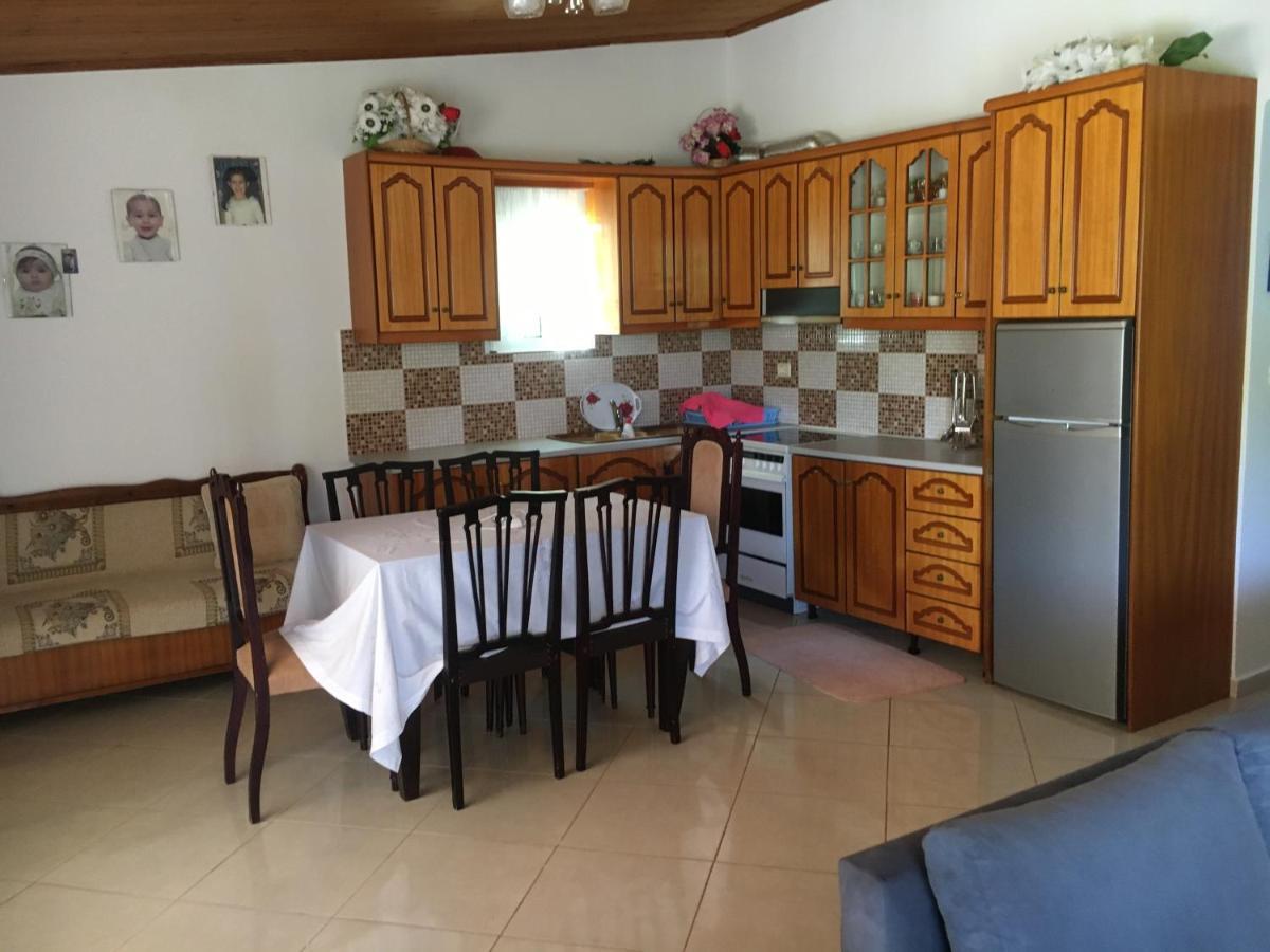 Guesthouse Nedin Ксамил Экстерьер фото