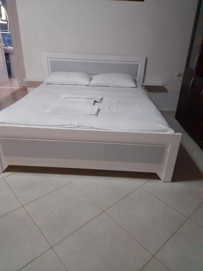 Guesthouse Nedin Ксамил Экстерьер фото